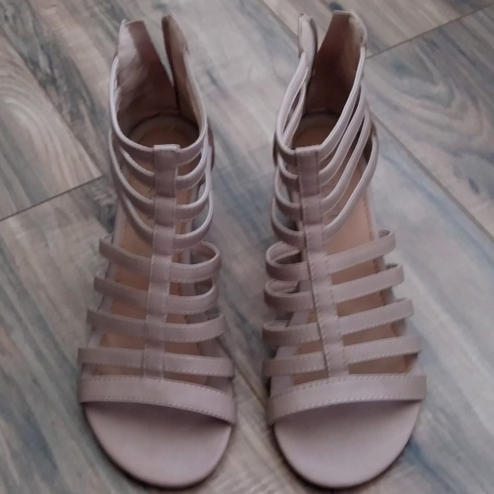 BELLADIA Strappy shoes Color Tan Size 7.5 - Picture 4 of 11